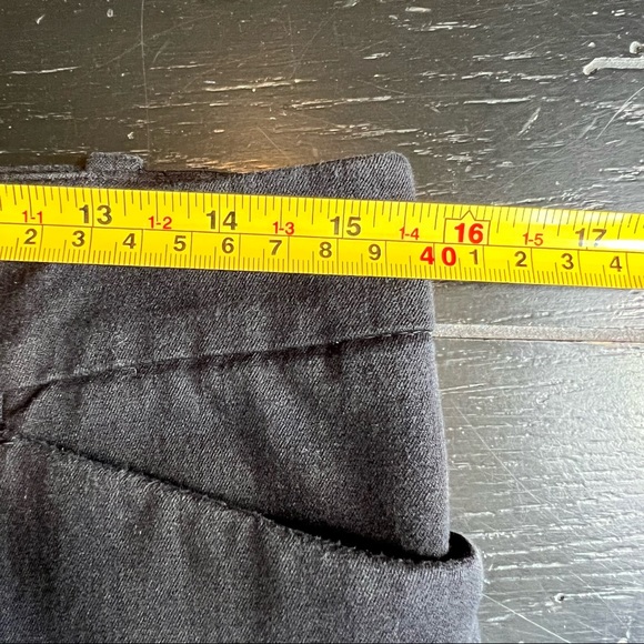 ⭐️ White House Black Market Black Bermuda Shorts Size 6 - Picture 10 of 12